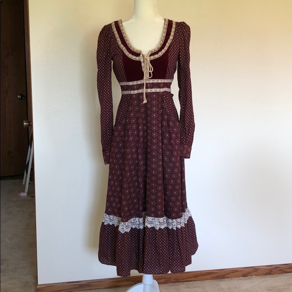 Vintage Gunne Sax By Jessica Maroon Floral Dress